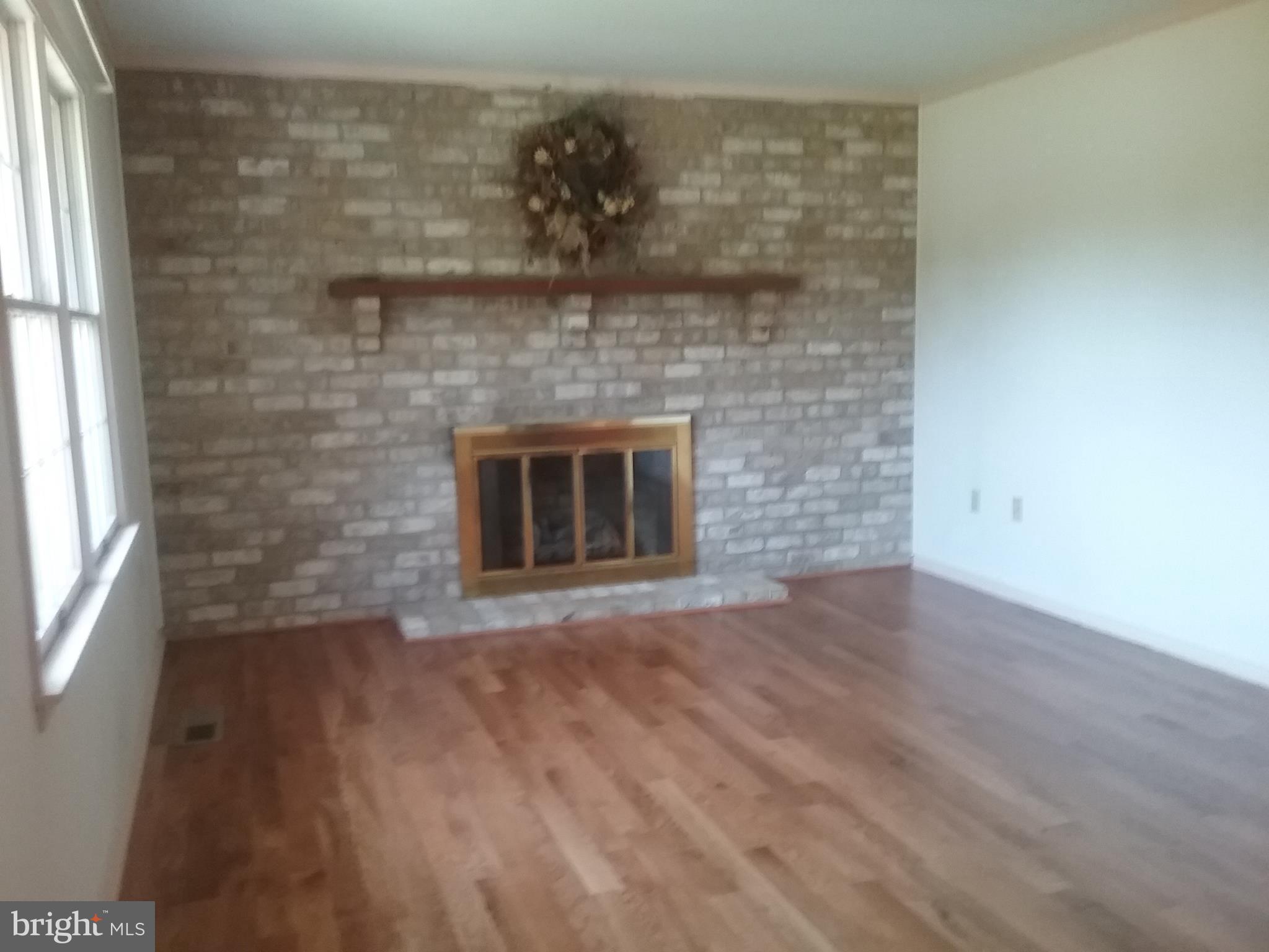 7857 Radcliffe Road Chestertown, MD 21620 - Photo 15 of 29 Living Room
