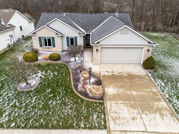 $287,590 | 811 Falcon Creek Parkway, Fort Wayne, IN 46845