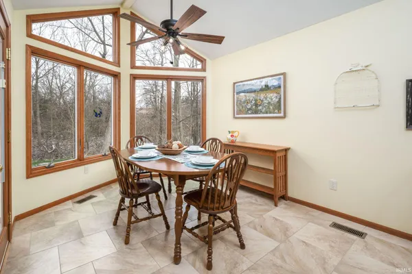 $287,590 | 811 Falcon Creek Parkway, Fort Wayne, IN 46845