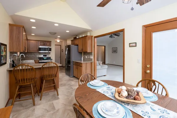 $287,590 | 811 Falcon Creek Parkway, Fort Wayne, IN 46845