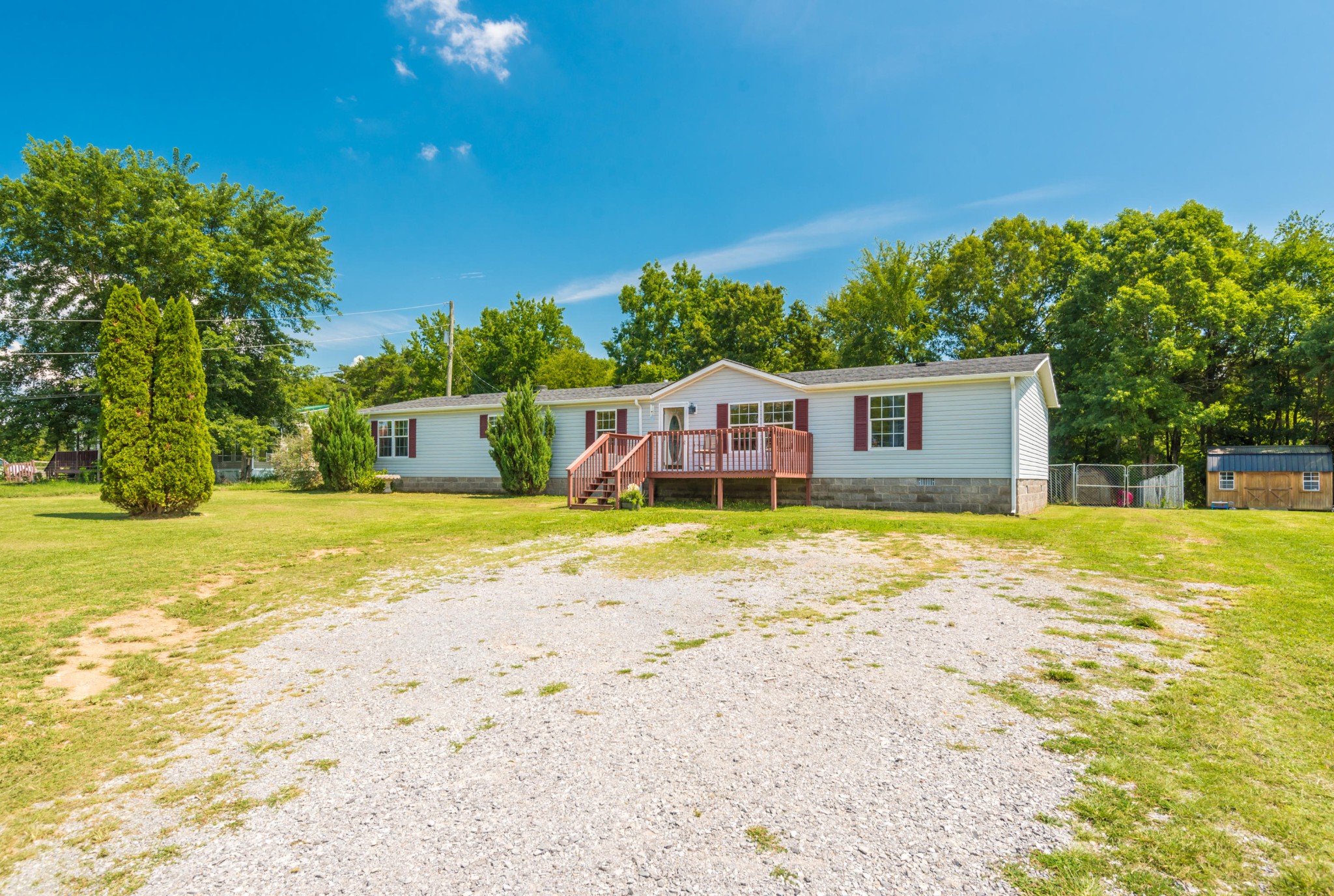 574 Old Slag Road Vonore, TN 37885 - Photo 2 of 38 Gallery Image 2