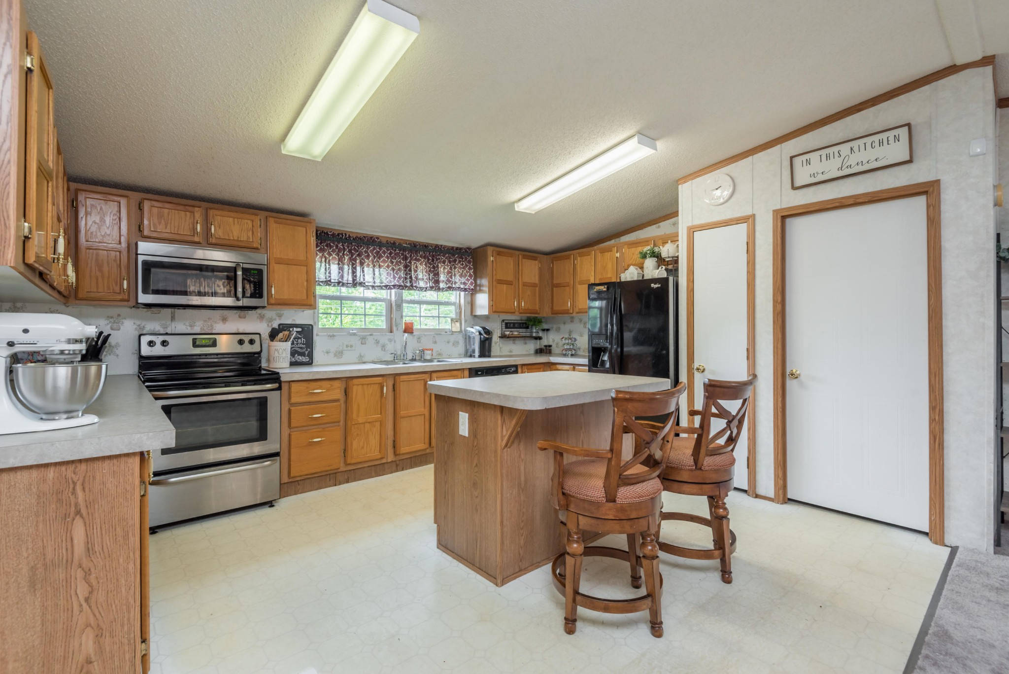 574 Old Slag Road Vonore, TN 37885 - Photo 3 of 38 Gallery Image 3