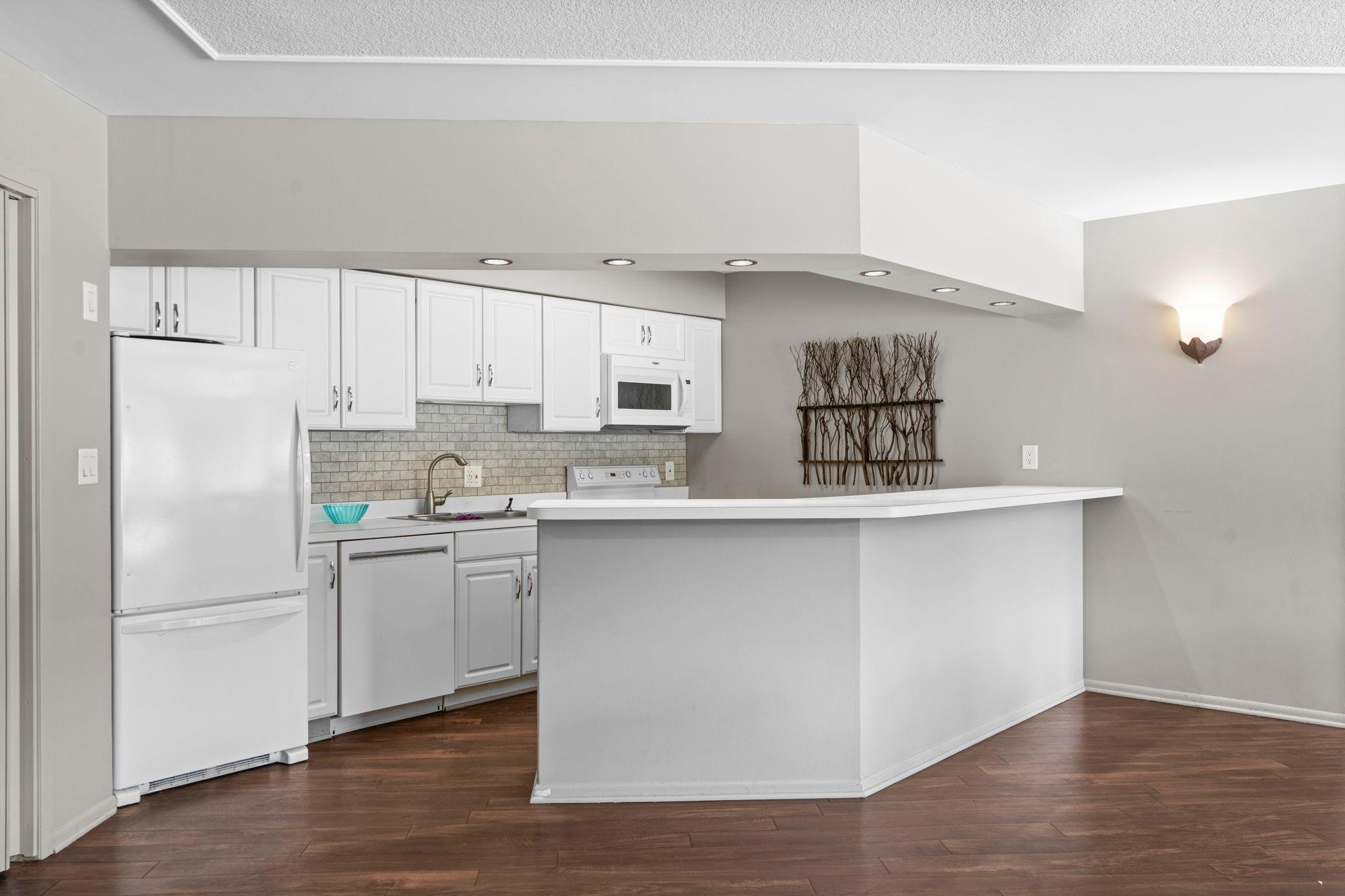 10411 Cedar Lake Road, Unit 419 Minnetonka, MN 55305 - Photo 40 of 58