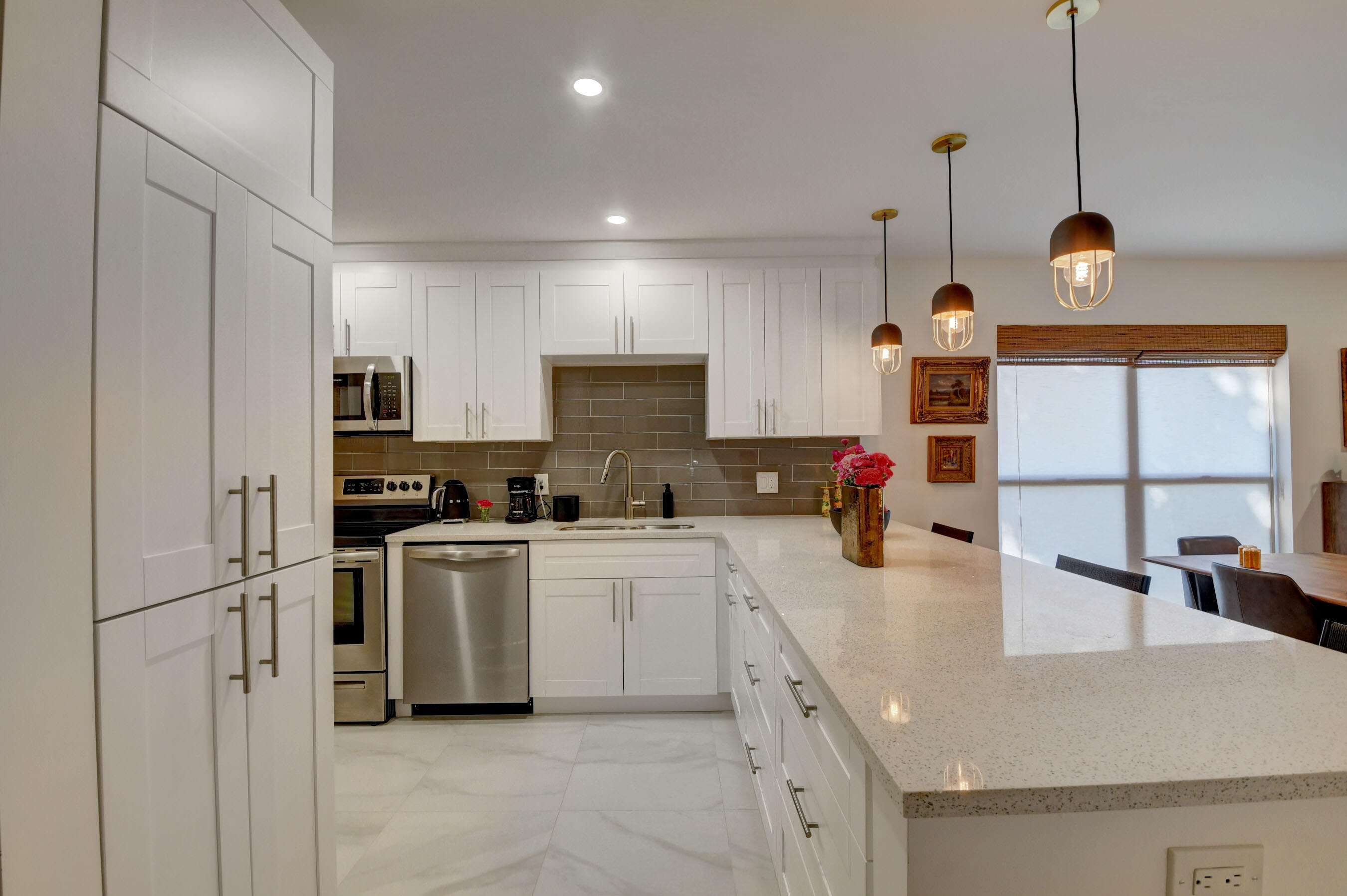 9276 Vista Del Lago, Unit 30B Boca Raton, FL 33428 - Photo 16 of 39 REMODELED KITCHEN