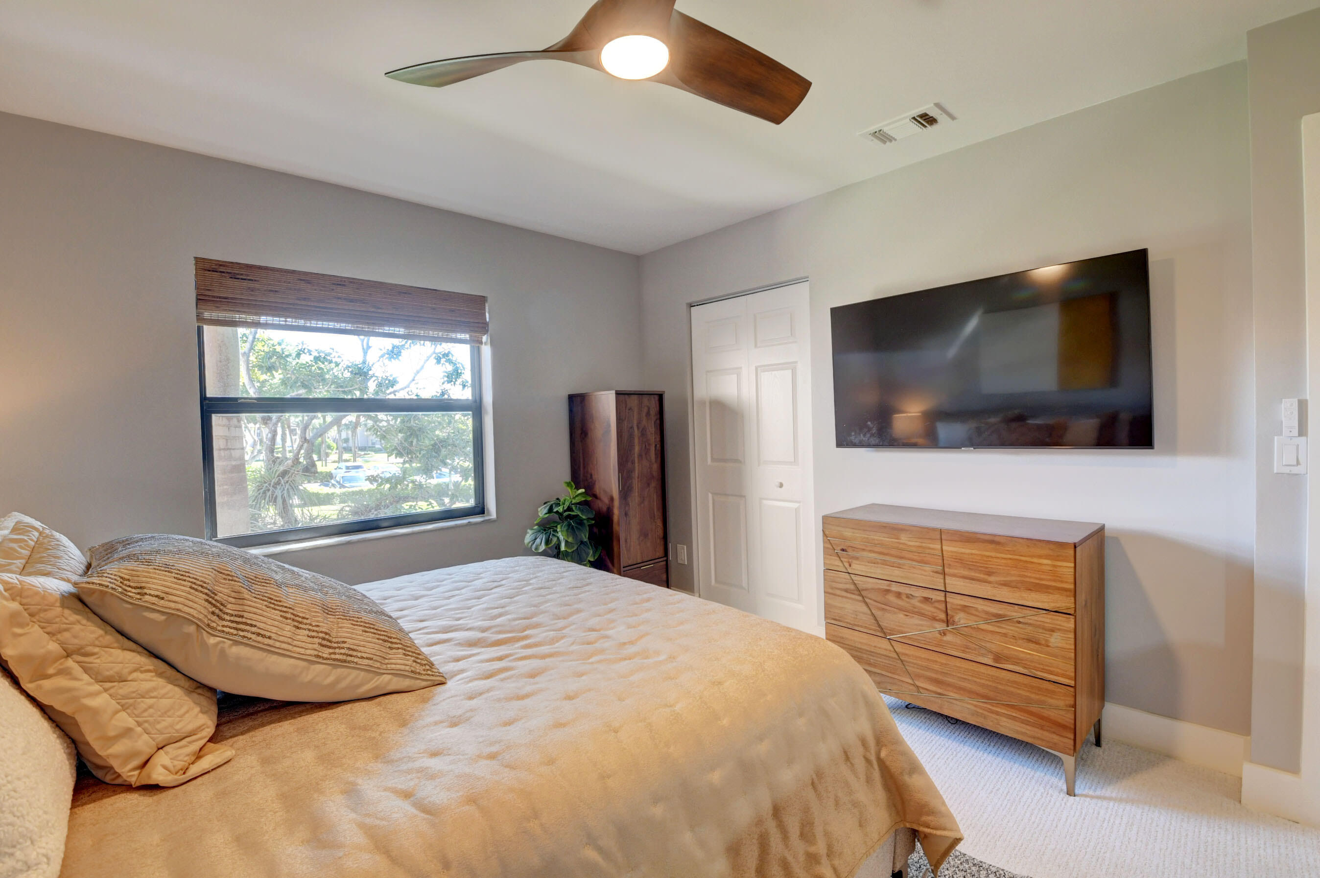 9276 Vista Del Lago, Unit 30B Boca Raton, FL 33428 - Photo 26 of 39 GUEST BEDROOM