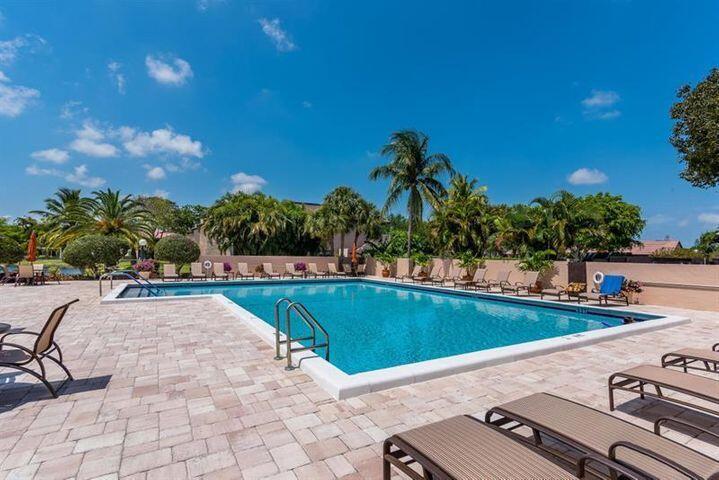 9276 Vista Del Lago, Unit 30B Boca Raton, FL 33428 - Photo 33 of 39 COMMUNITY POOL