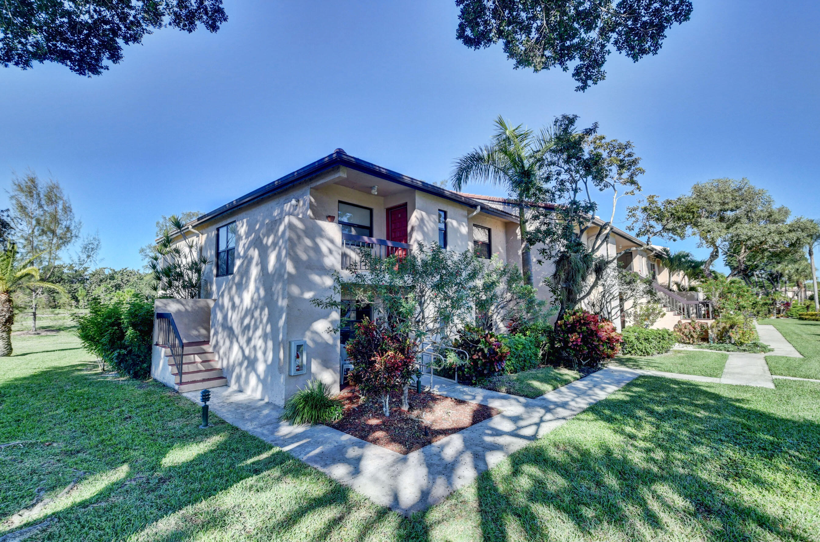 9276 Vista Del Lago, Unit 30B Boca Raton, FL 33428 - Photo 4 of 39 FRONT VIEW