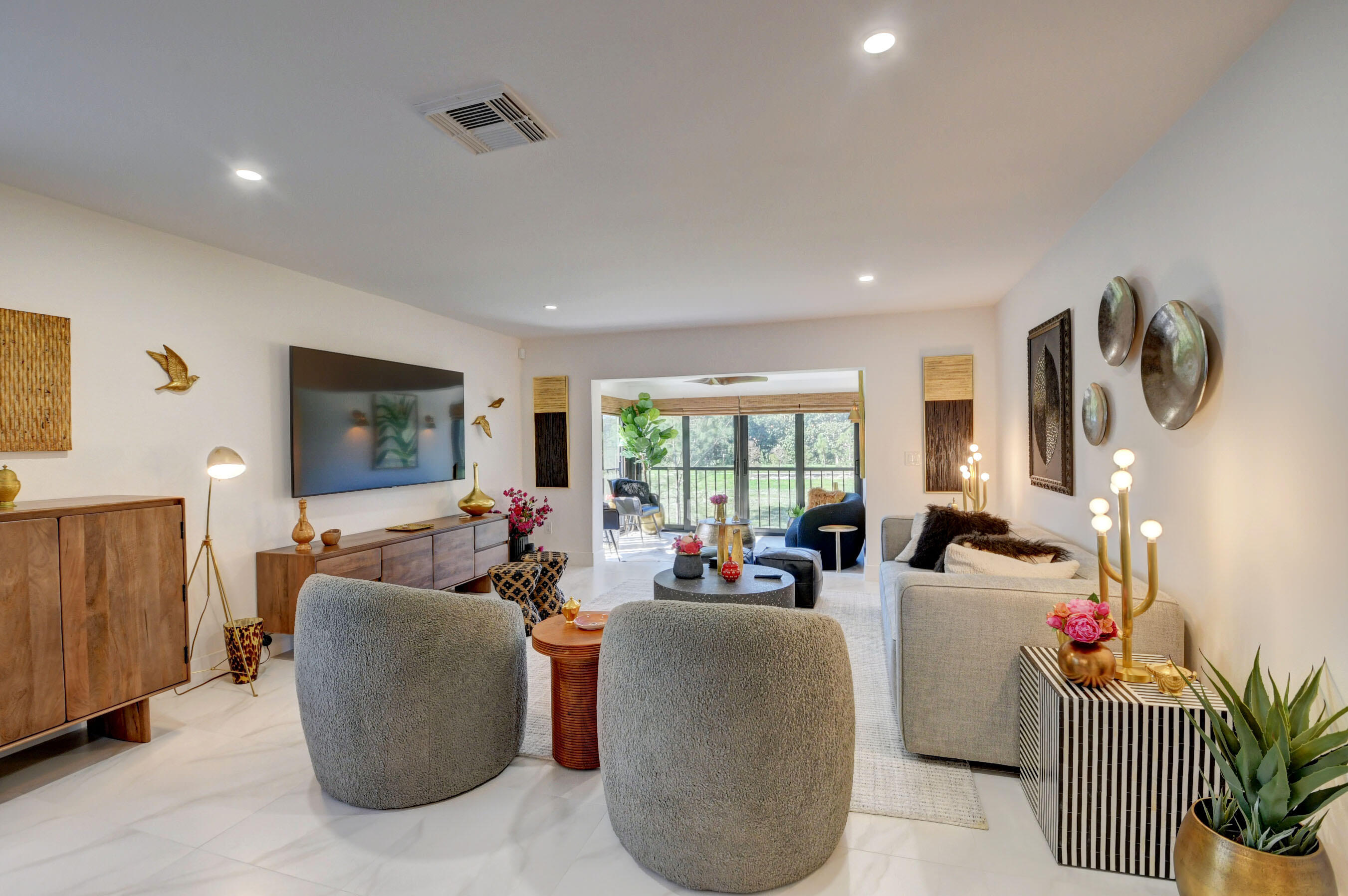 9276 Vista Del Lago, Unit 30B Boca Raton, FL 33428 - Photo 8 of 39 NATURAL LIGHT