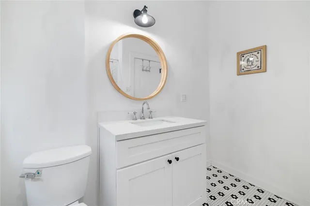 $439,999 | 211 South Berendo Street, Unit 3, Los Angeles, CA 90004