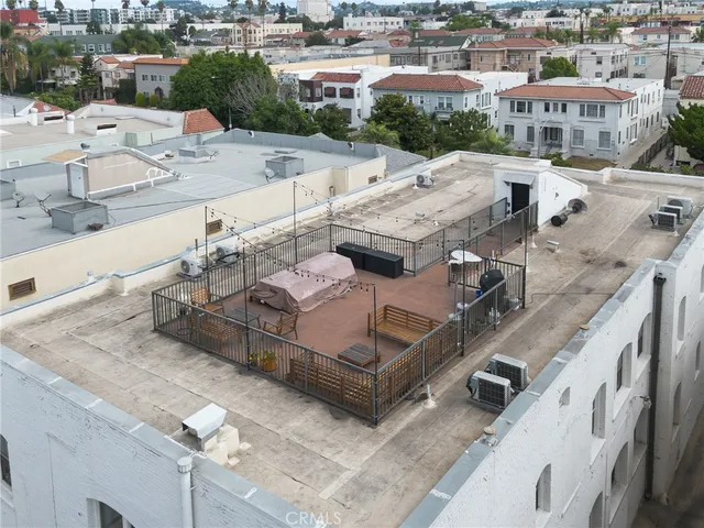 $439,999 | 211 South Berendo Street, Unit 3, Los Angeles, CA 90004