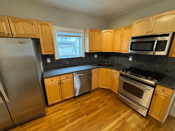 $3,575 | 35 Cameron Avenue, Unit 2, Somerville, MA 02144