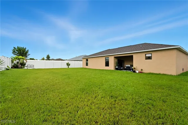 $340,000 | 221 Southwest 13th Court, Cape Coral, FL 33991