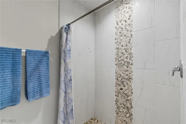 $340,000 | 221 Southwest 13th Court, Cape Coral, FL 33991