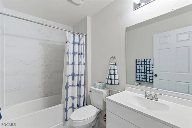 $340,000 | 221 Southwest 13th Court, Cape Coral, FL 33991