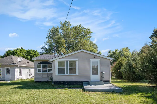 $120,000 | 16967 Jones Lake Road, Lansing, MI 48906