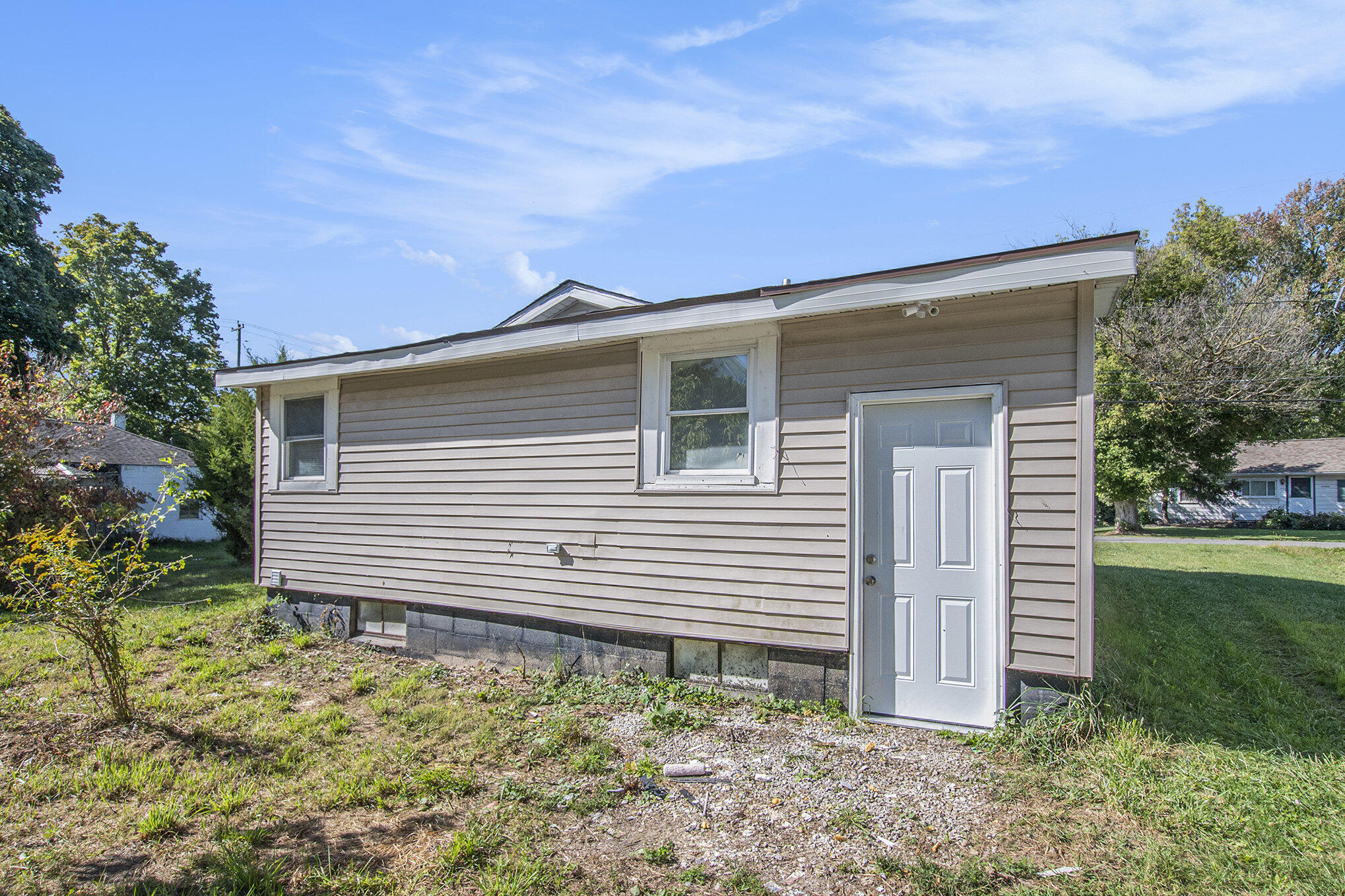 16967 Jones Lake Road Lansing, MI 48906 - Photo 4 of 15 4