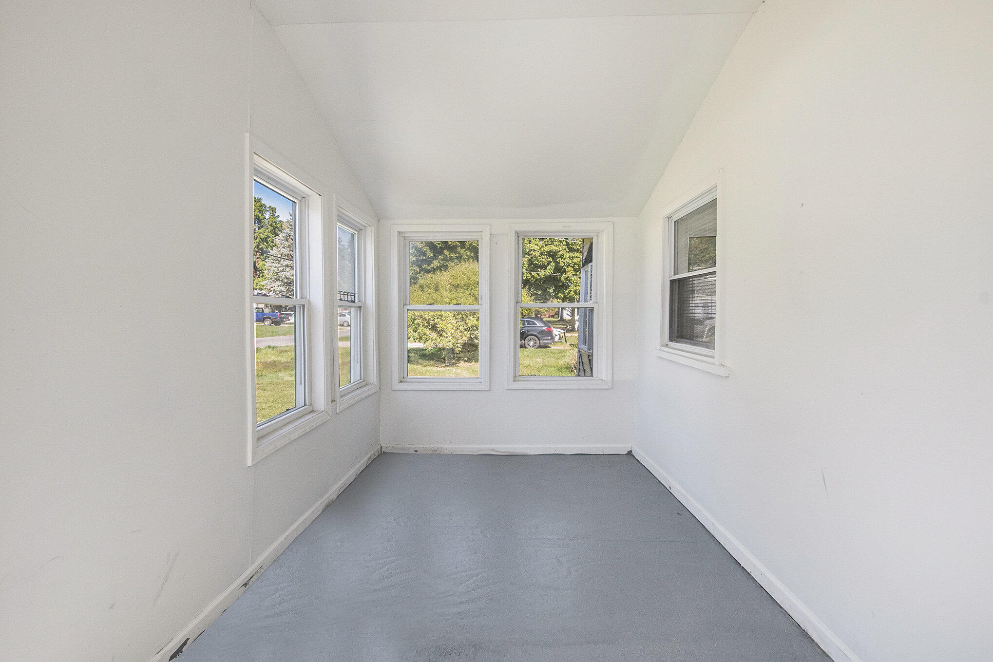 16967 Jones Lake Road Lansing, MI 48906 - Photo 6 of 15 6