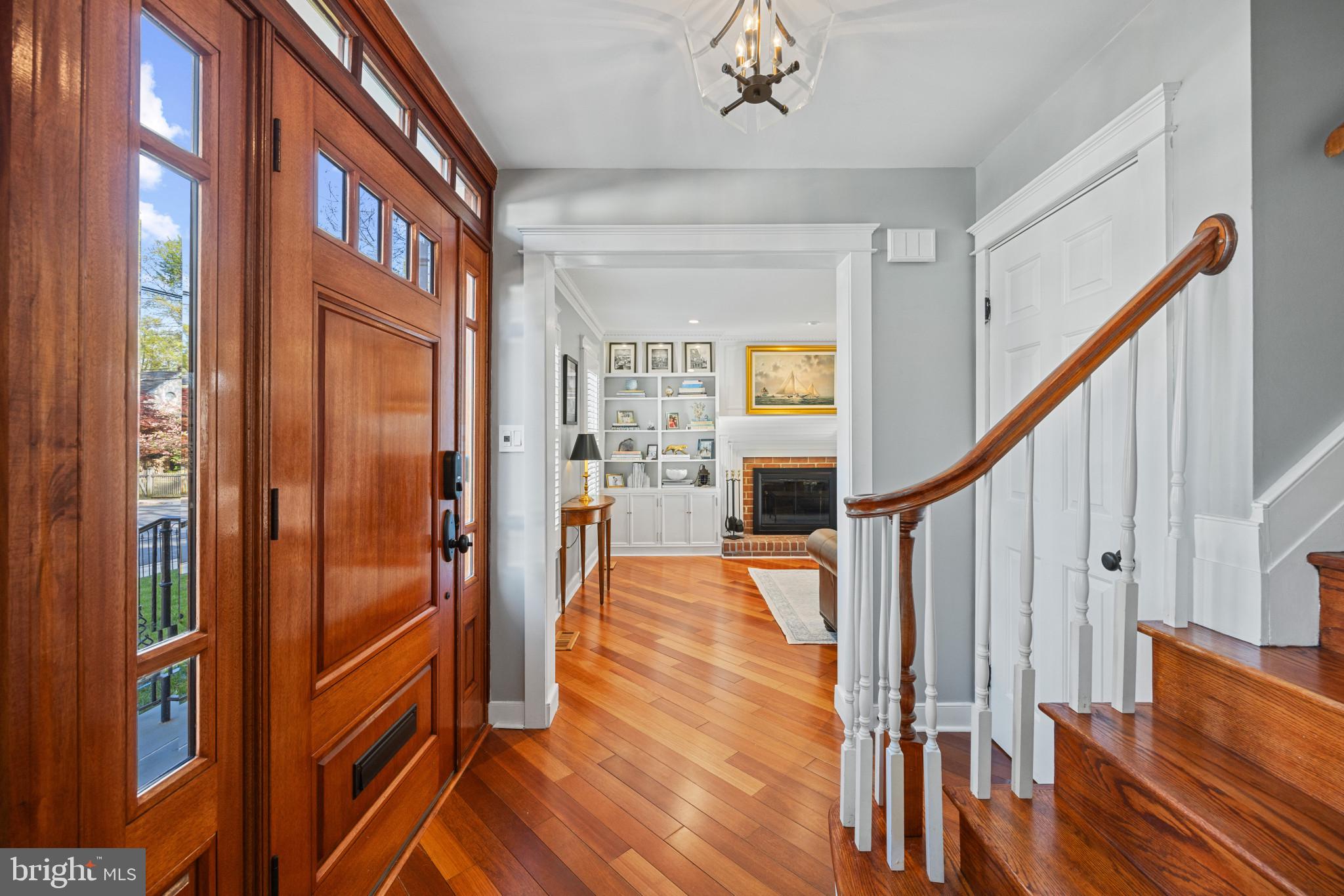 326 State Street Annapolis, MD 21403 - Photo 2 of 39 Foyer