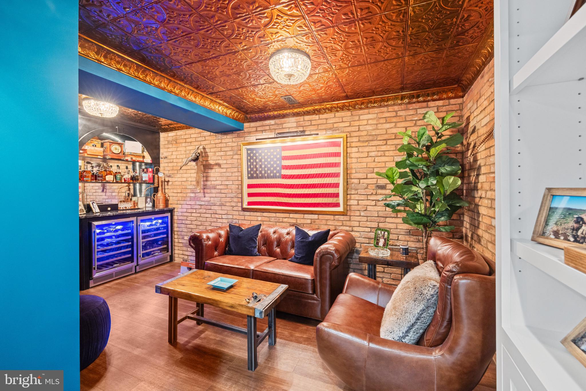 326 State Street Annapolis, MD 21403 - Photo 21 of 39 Secret Speakeasy Lounge