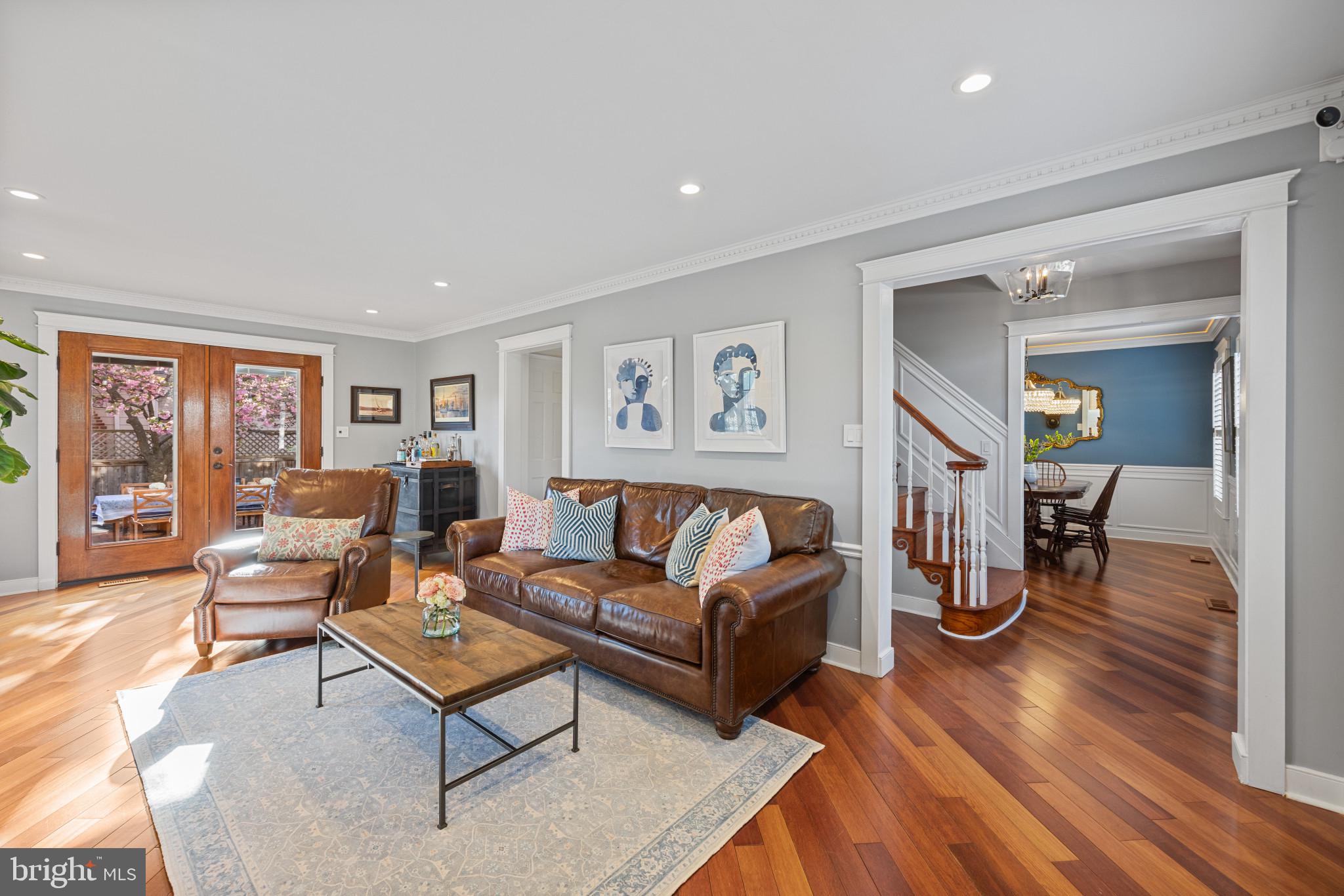 326 State Street Annapolis, MD 21403 - Photo 4 of 39 Living Room
