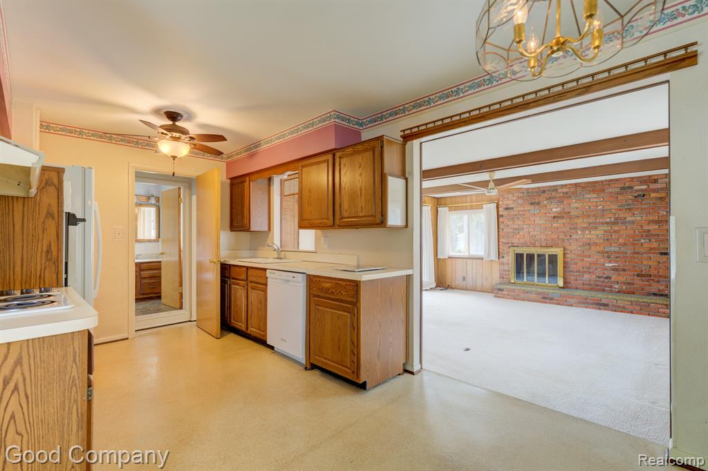 1815 Massoit Road Royal Oak, MI 48073 - Photo 12 of 60 Gallery Image 12