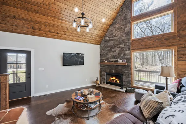 $689,900 | 196 Sportsman Cove, Huntingdon, TN 38344