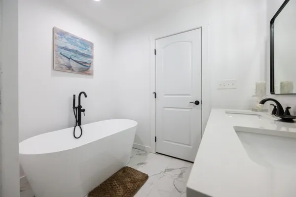 $689,900 | 196 Sportsman Cove, Huntingdon, TN 38344