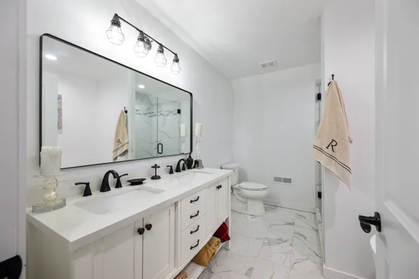 $689,900 | 196 Sportsman Cove, Huntingdon, TN 38344