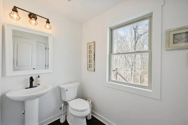 $689,900 | 196 Sportsman Cove, Huntingdon, TN 38344