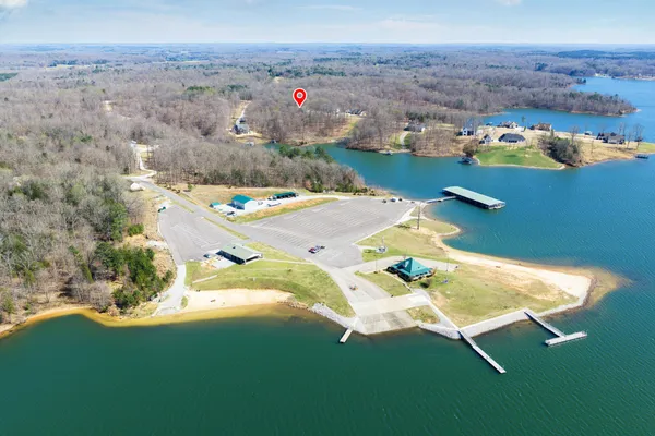 $689,900 | 196 Sportsman Cove, Huntingdon, TN 38344