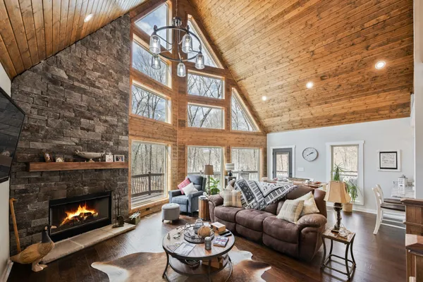 $689,900 | 196 Sportsman Cove, Huntingdon, TN 38344