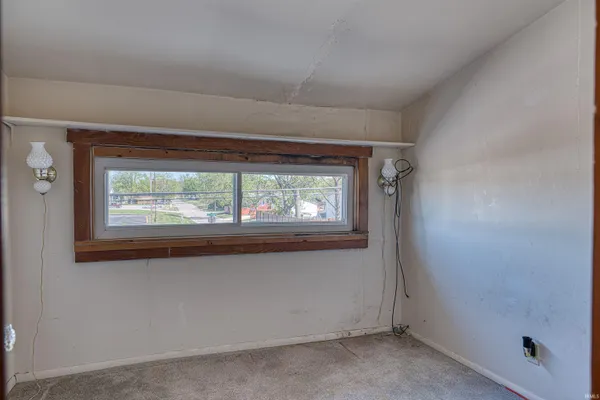 $175,000 | 1400 North Boeke Road, Evansville, IN 47711