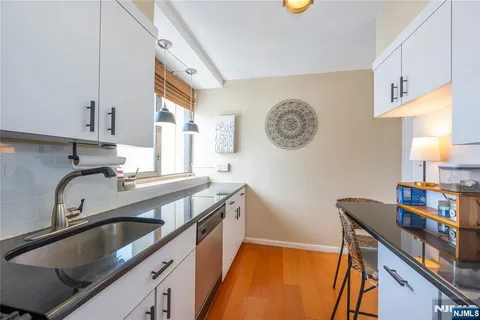 $185,000 | 1 Horizon Road, Unit 403, Fort Lee, NJ 07024