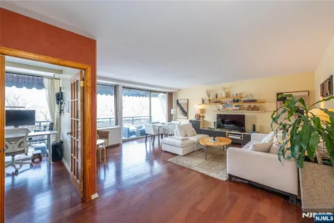 $185,000 | 1 Horizon Road, Unit 403, Fort Lee, NJ 07024