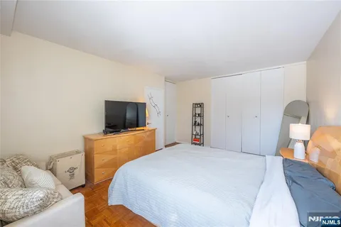 $185,000 | 1 Horizon Road, Unit 403, Fort Lee, NJ 07024