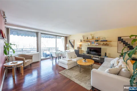 $185,000 | 1 Horizon Road, Unit 403, Fort Lee, NJ 07024