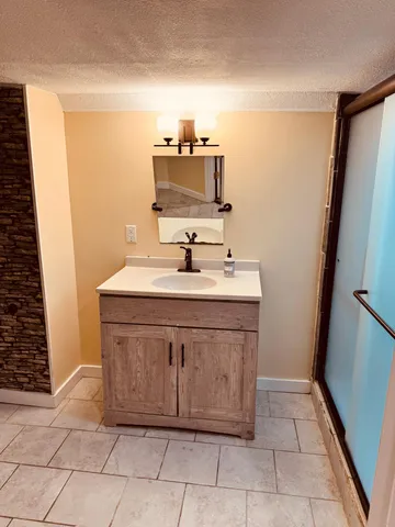 $3,500 | 115 East 58th Street, Minneapolis, MN 55419