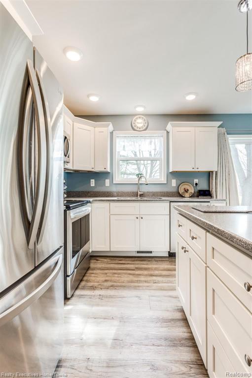6324 State Road Fort Gratiot, MI 48059 - Photo 10 of 34