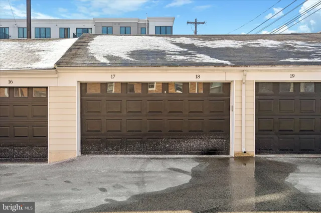 $195,000 | 42 Conshohocken State Road, Unit 7B, Bala Cynwyd, PA 19004