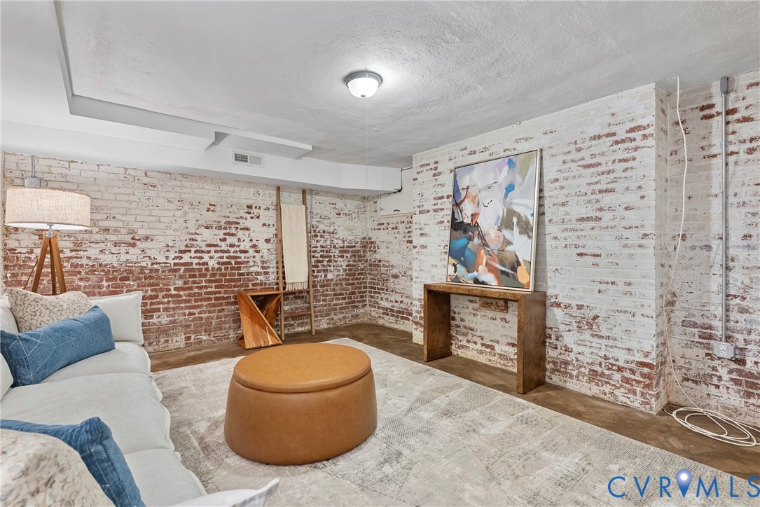 803 Spottswood Road Richmond, VA 23220 - Photo 28 of 50 a living room with furniture and a window