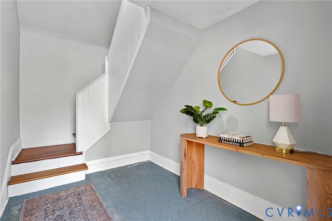 803 Spottswood Road Richmond, VA 23220 - Photo 32 of 50 a view of entryway with a potted plant