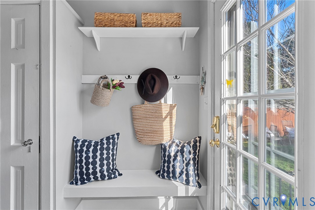 803 Spottswood Road Richmond, VA 23220 - Photo 35 of 50 a view of entryway