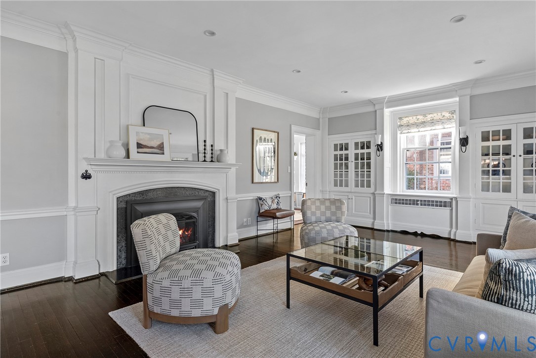 803 Spottswood Road Richmond, VA 23220 - Photo 4 of 50 a living room with furniture and a fireplace