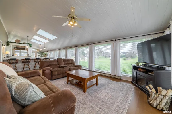 $365,000 | 1431 Donlee Street, Quincy, IL 62305