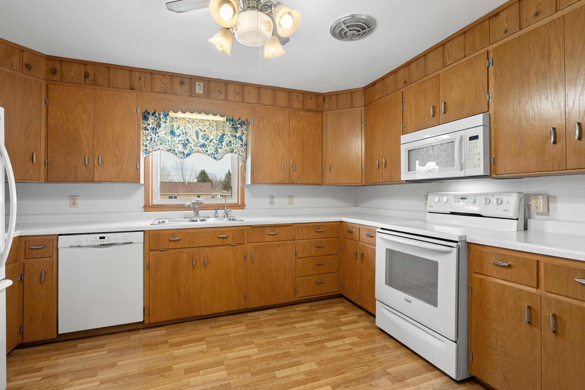 2005 11th Street Southwest Austin, MN 55912 - Photo 23 of 42