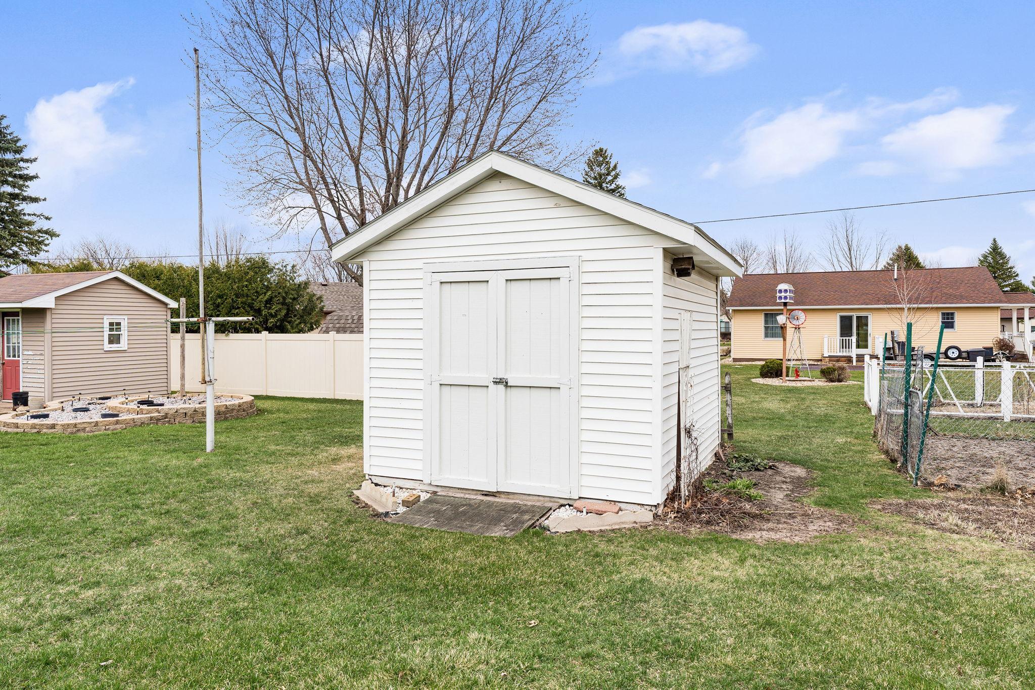 2005 11th Street Southwest Austin, MN 55912 - Photo 6 of 42