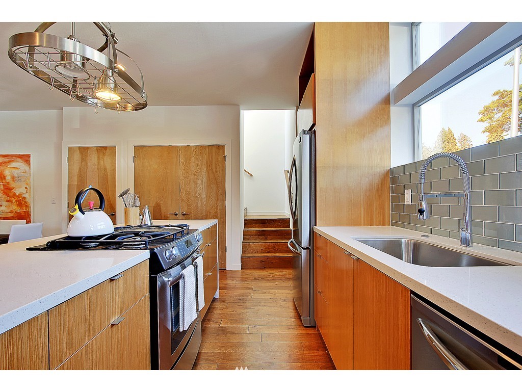 4459 Renton Avenue South Seattle, WA 98108 - Photo 8 of 12 Gallery Image 8