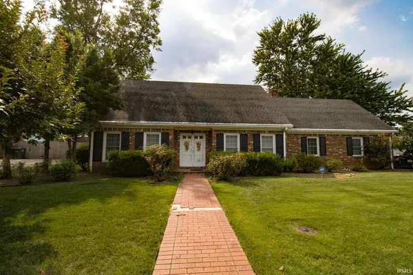 $430,000 | 501 Oriole Drive, Evansville, IN 47715