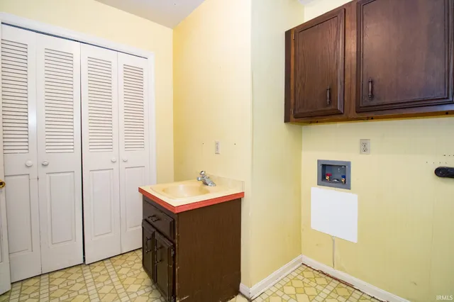 $435,500 | 501 Oriole Drive, Evansville, IN 47715