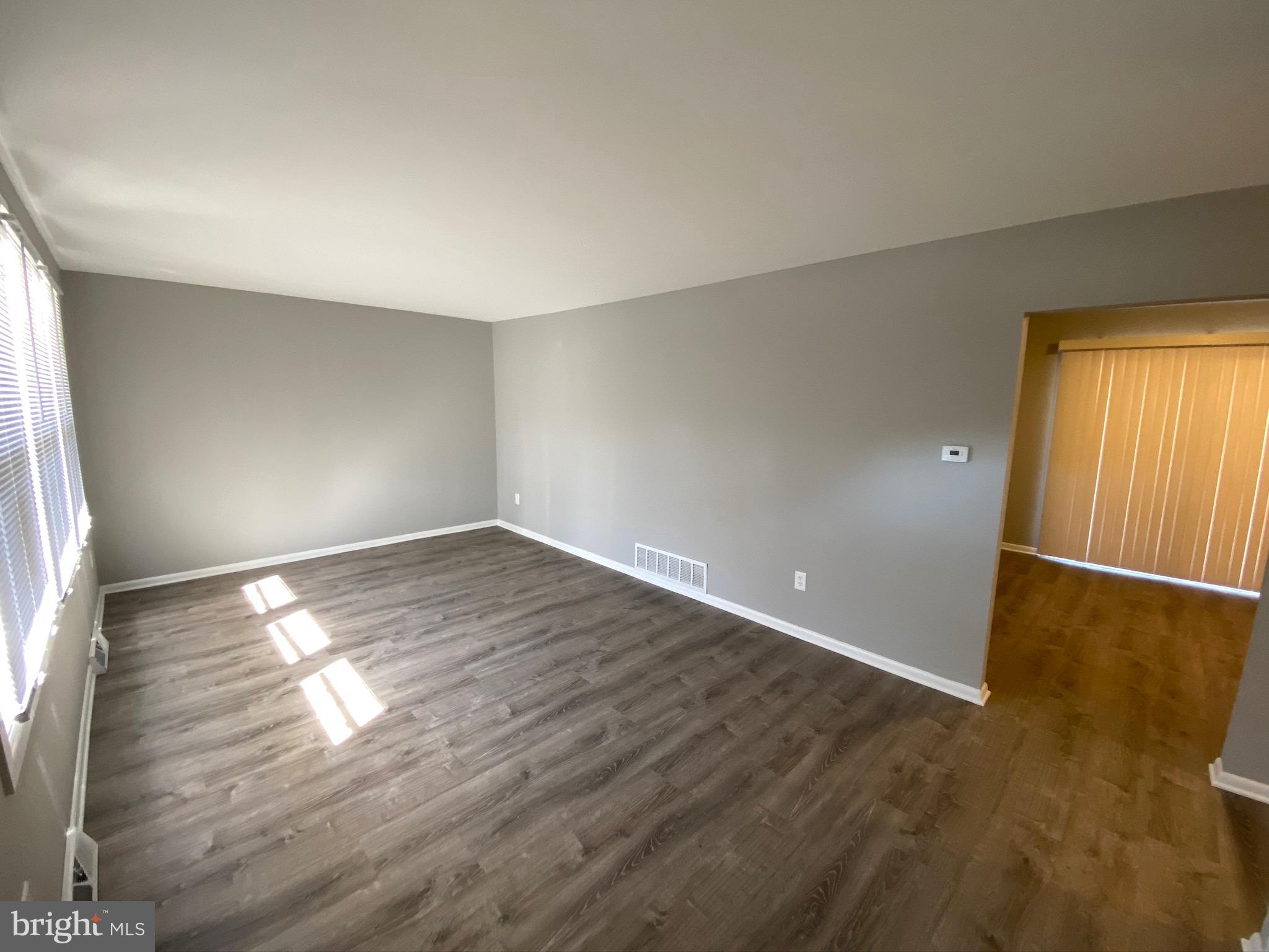 894 Tanyard Road Woodbury, NJ 08096 - Photo 3 of 18 Gallery Image 3